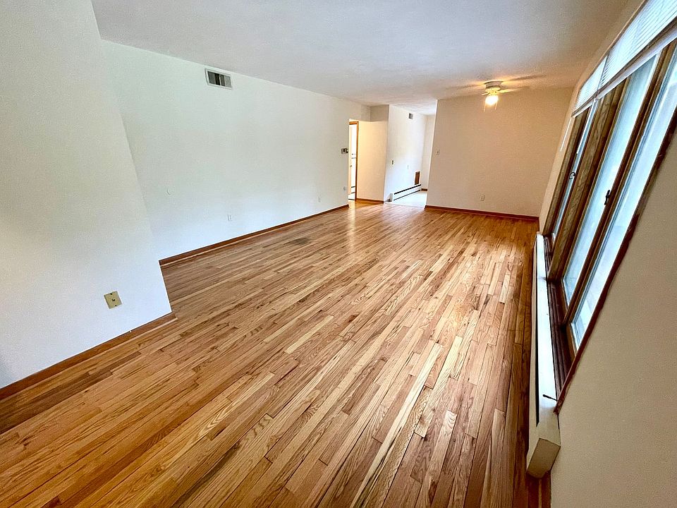 1st image of 400 Mimosa Ct #3