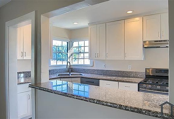 4th image of 10637 S Saint Andrews Pl