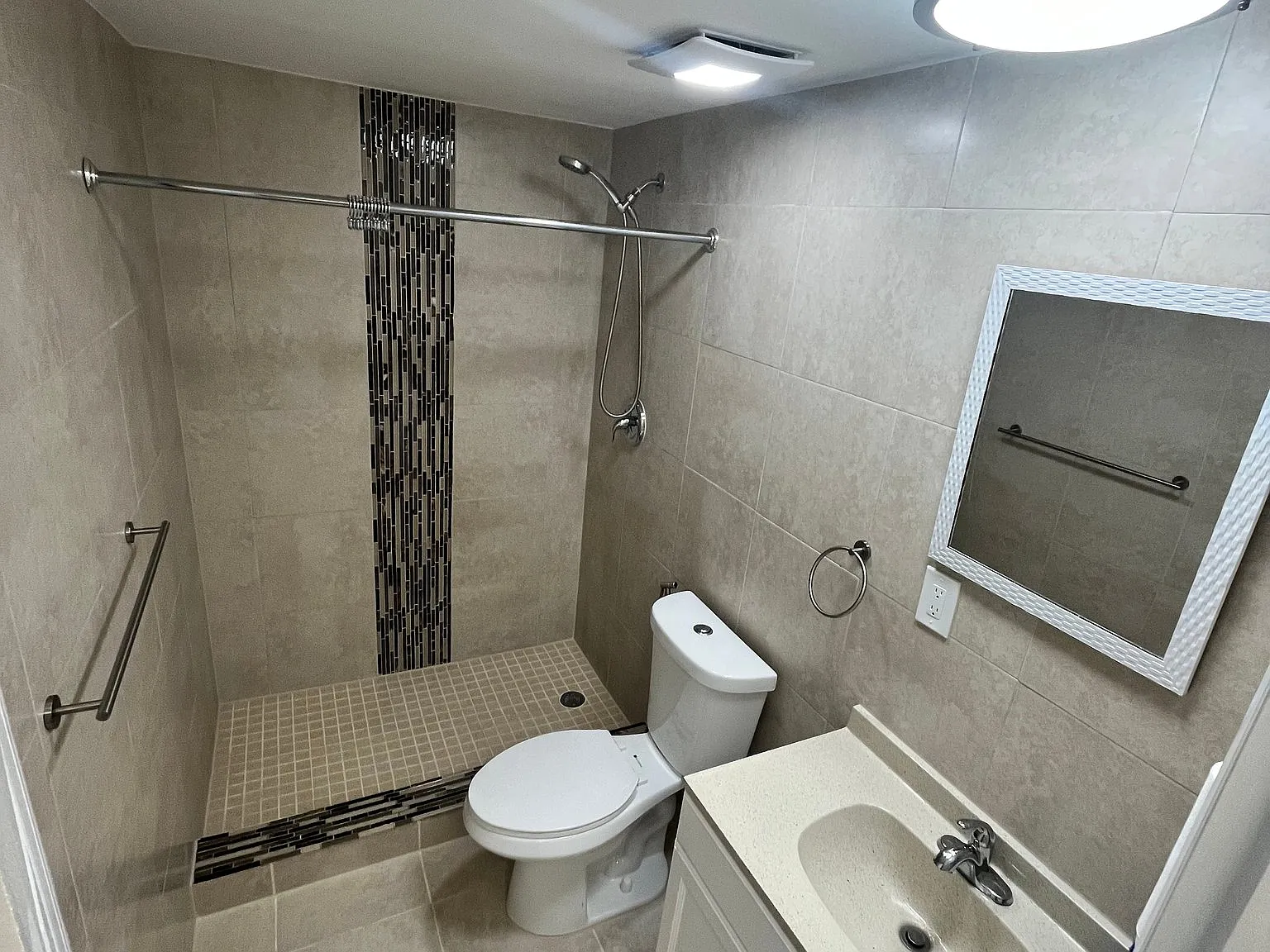 For Rent Offer $750 — Photo 2