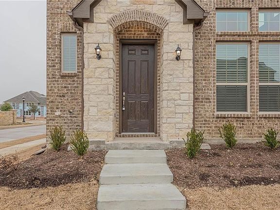 2nd image of 7208 Pebblecreek Dr