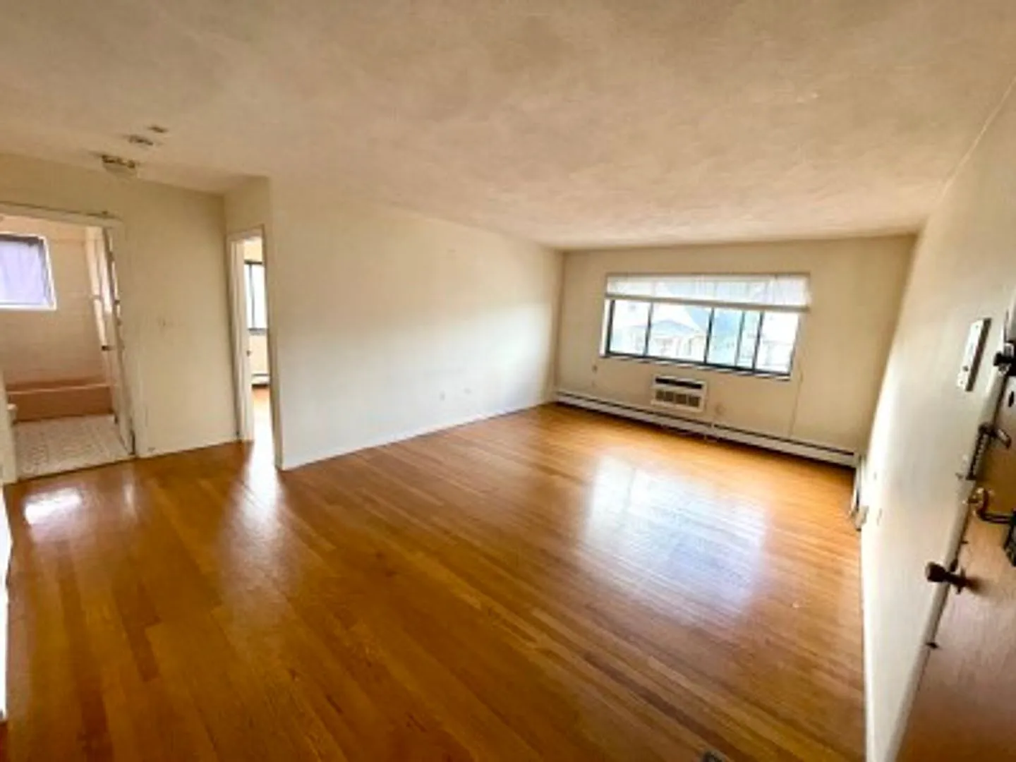 2-bedroom w/heat & hot water Allston Village — Photo 1