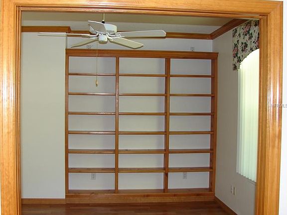 4th image of 1525 Robinwood Dr