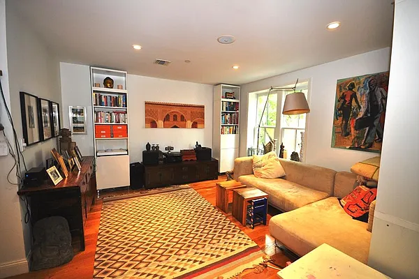 Rented by Corcoran | media 52