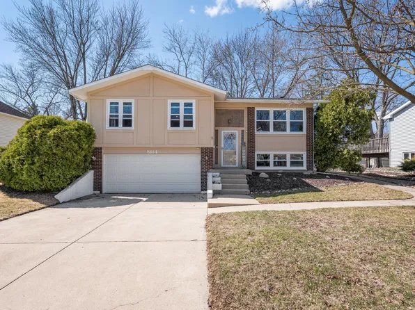 8114 Canterbury Ln, Woodridge, IL 60517