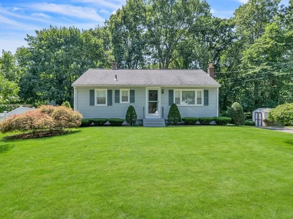 7 Pineywood Rd, Southwick, MA 01077