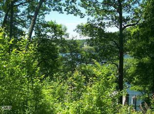 23 Waterview Dr, Danbury, CT 06811