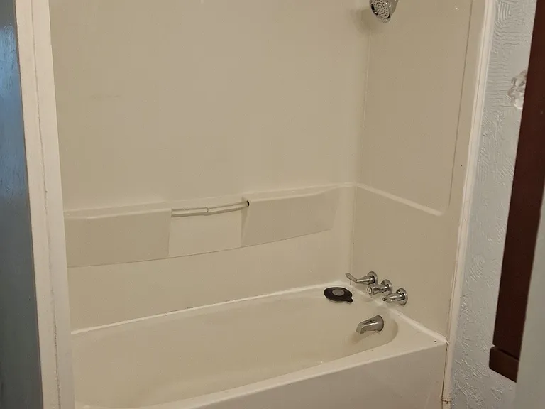 1737 NW 41st St #A — Photo 11