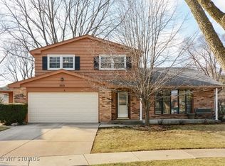 3010 N Huntington Dr, Arlington Heights, IL 60004