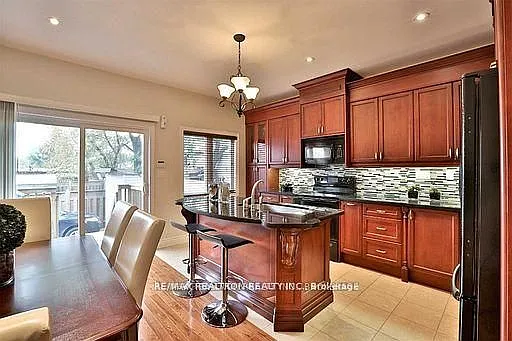 1339 Woodbine Ave #UPPER — Photo 5