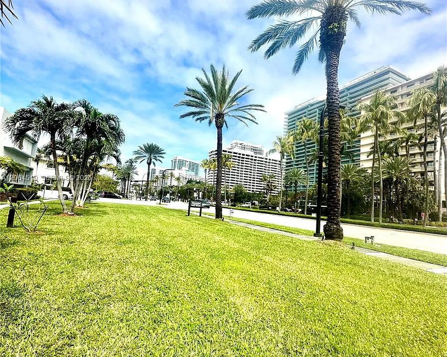 10178 Collins Ave #205