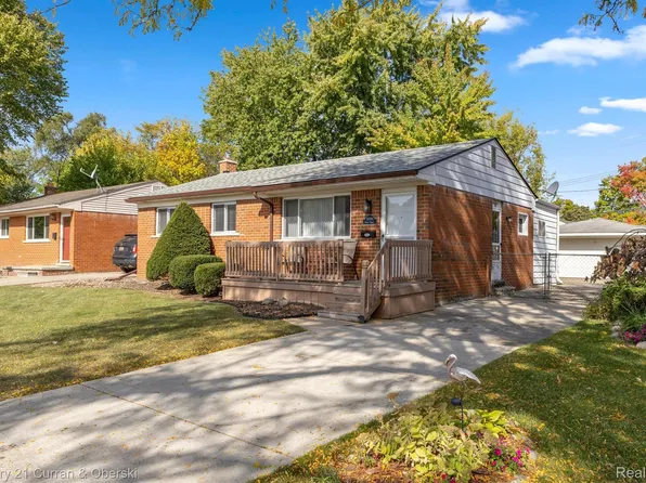 30986 Dover St, Garden City, MI 48135