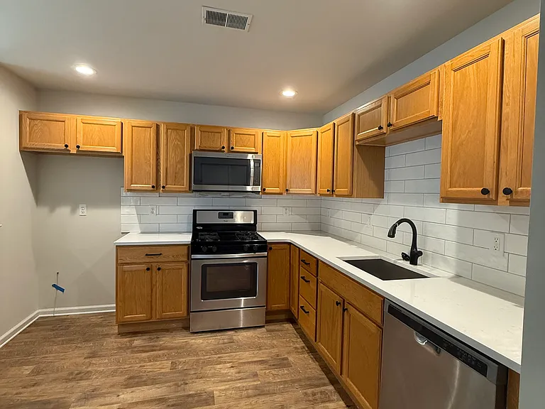 71 Jamestown Blvd — Photo 6
