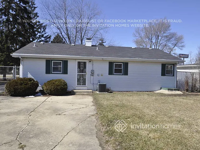1227 S Lawler Ave — Photo 3