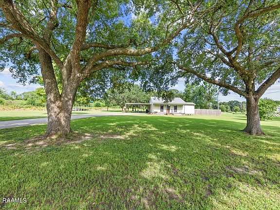 3rd image of 217 Stelly Rd