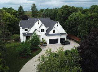 4040 Tonkawood Rd, Minnetonka, MN 55345