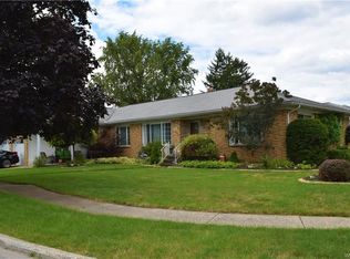 3 Wintergreen Pl, Lackawanna, NY 14218