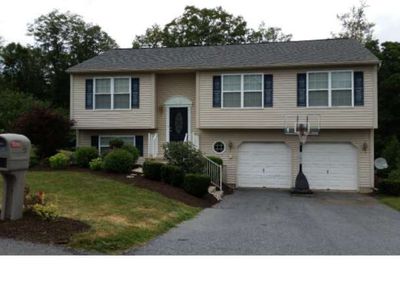 37 Mountain View Ln, Pottsville, PA, 17901