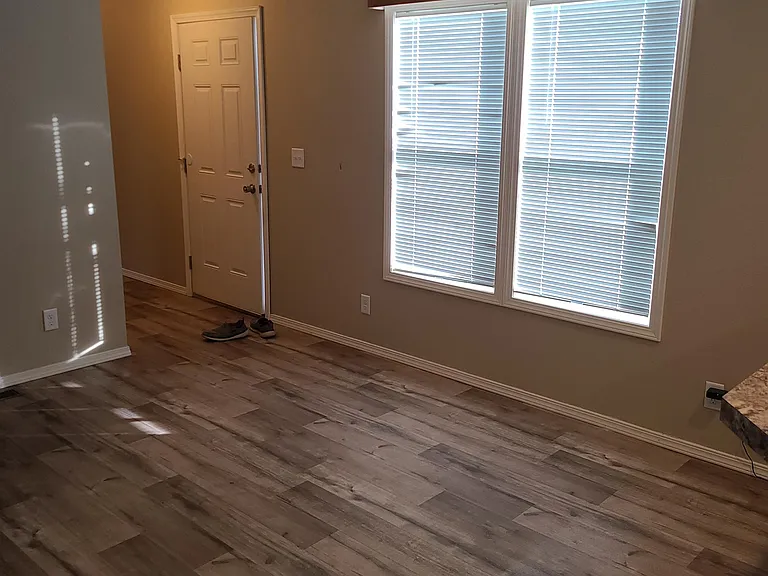 Ponderosa Rental Homes-LaPine, OR — Photo 9
