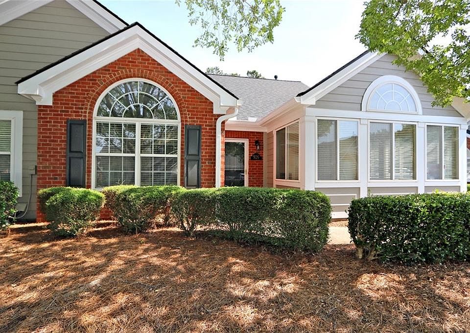 1st image of 926 Burnt Hickory Cir NW #4