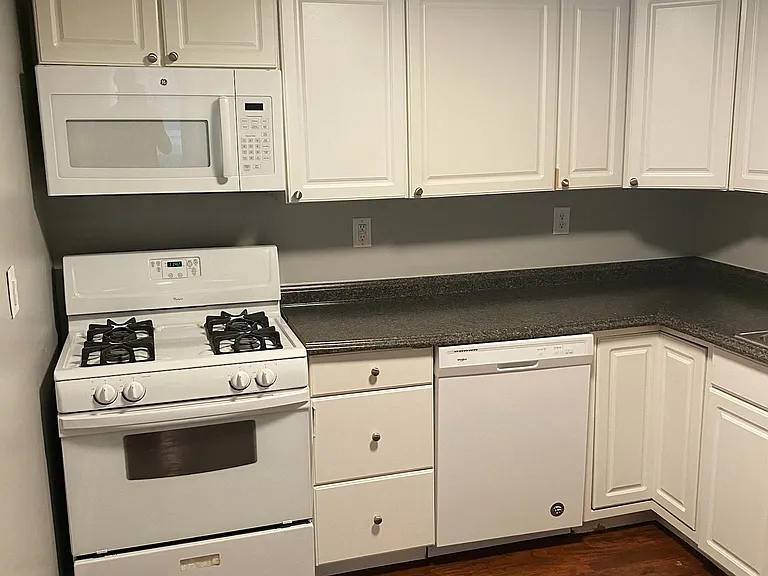 125 N Main St #B — Photo 4