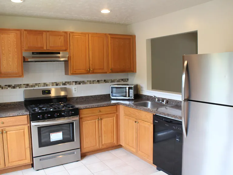 10 Crystal Rock Ct — Photo 2