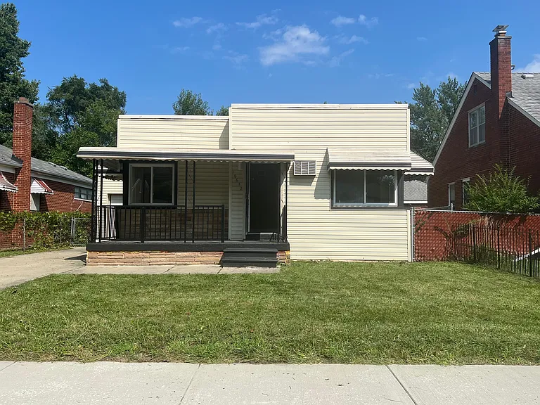 18612 Blackmoor St — Photo 1