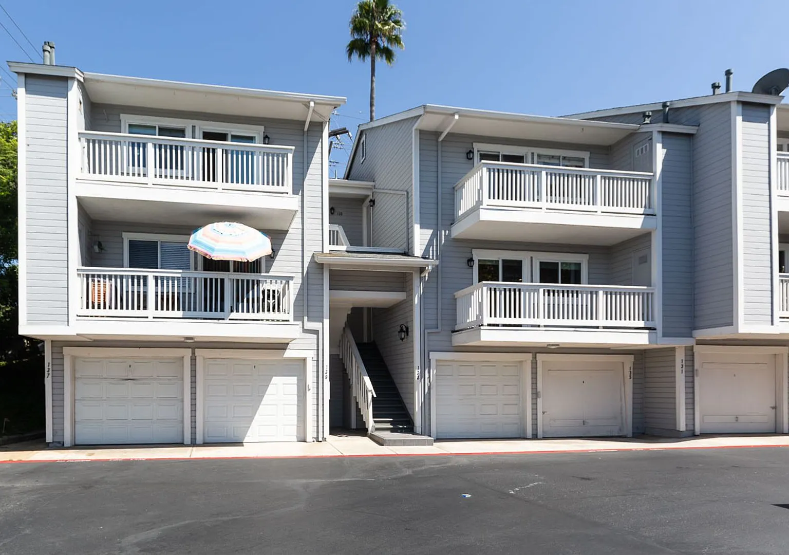 2 Bed, 2 Bath Condo in Encinitas — Photo 2