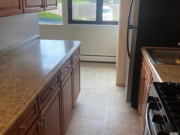 2nd image of 159 Nassau Ave