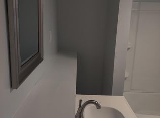 22 Hamilton St #1B, Woonsocket, RI 02895