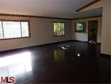 4th image of 727 N Sierra Bonita Ave
