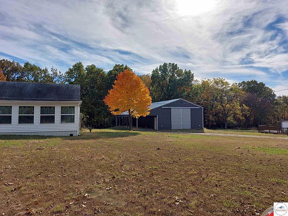3rd image of 15563 Peach Tree Rd