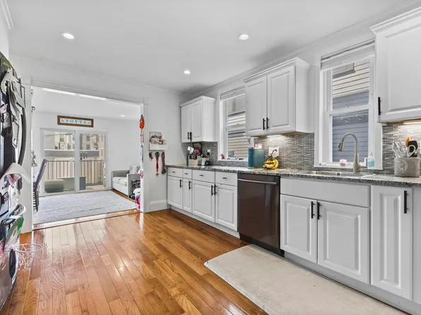 865 E 2nd St #1, South Boston, MA 02127