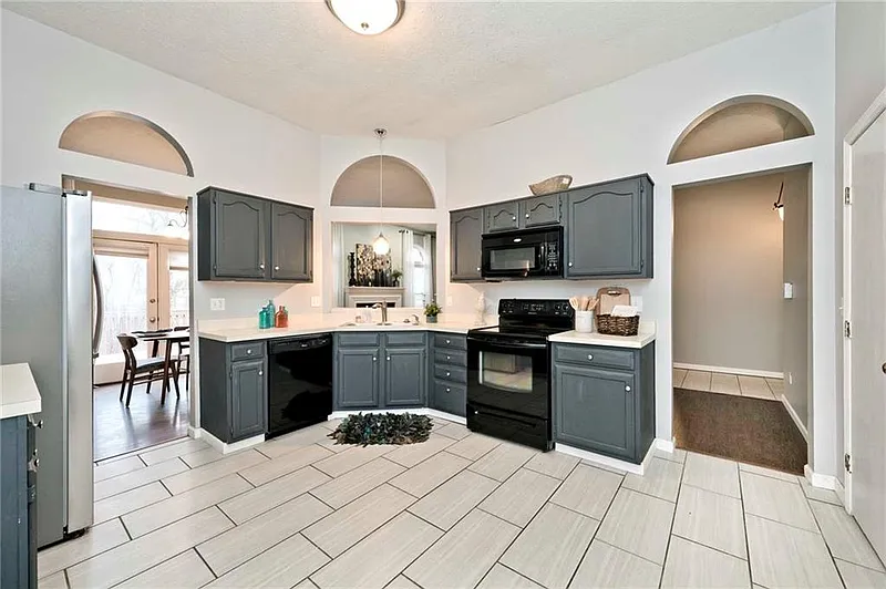 Thumbnail 11