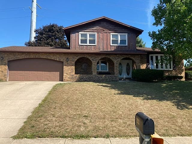 1st image of 2933 Council Oak Dr