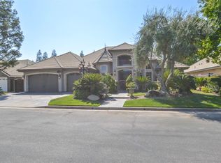 1663 E Poppy Hills Dr, Fresno, CA