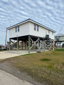 126 E Central Ave, Grand Isle, LA, 70358