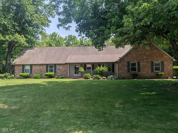 8017 Dogwood Ct, Plainfield, IN 46168