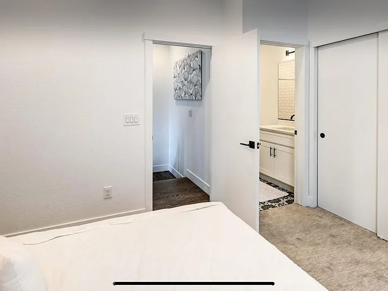 1370 Yates St #1 — Photo 13