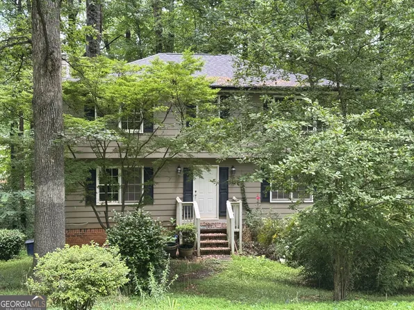 372 Nalley Dr, Stone Mountain, GA 30087