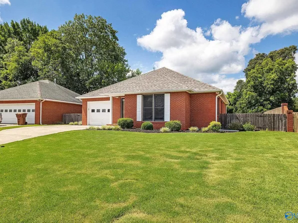 44 Cedar Brook St, Moulton, AL 35650