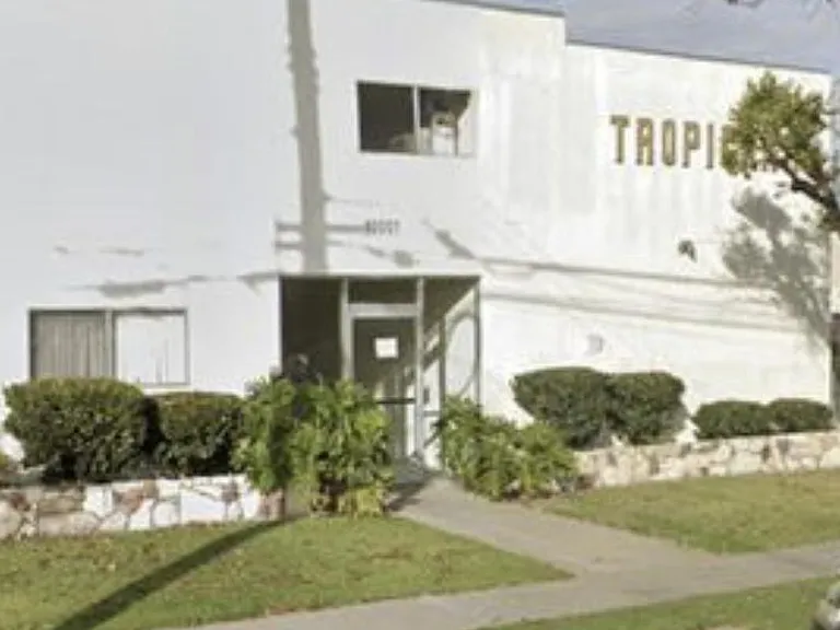 10001 Ramona St — Photo 1