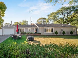 916 Palace St, Aurora, IL 60506