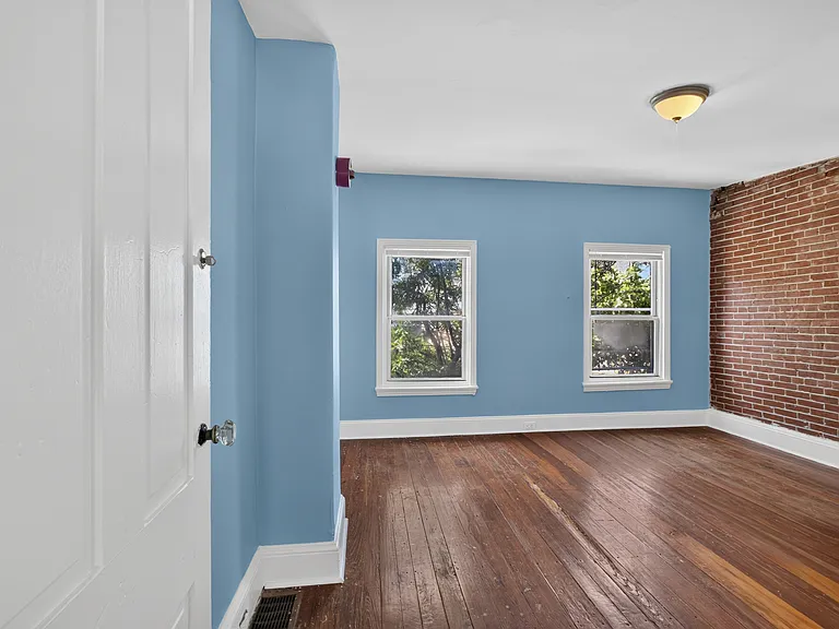4051 Ludlow St — Photo 18