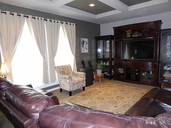4th image of 50 Whistler St