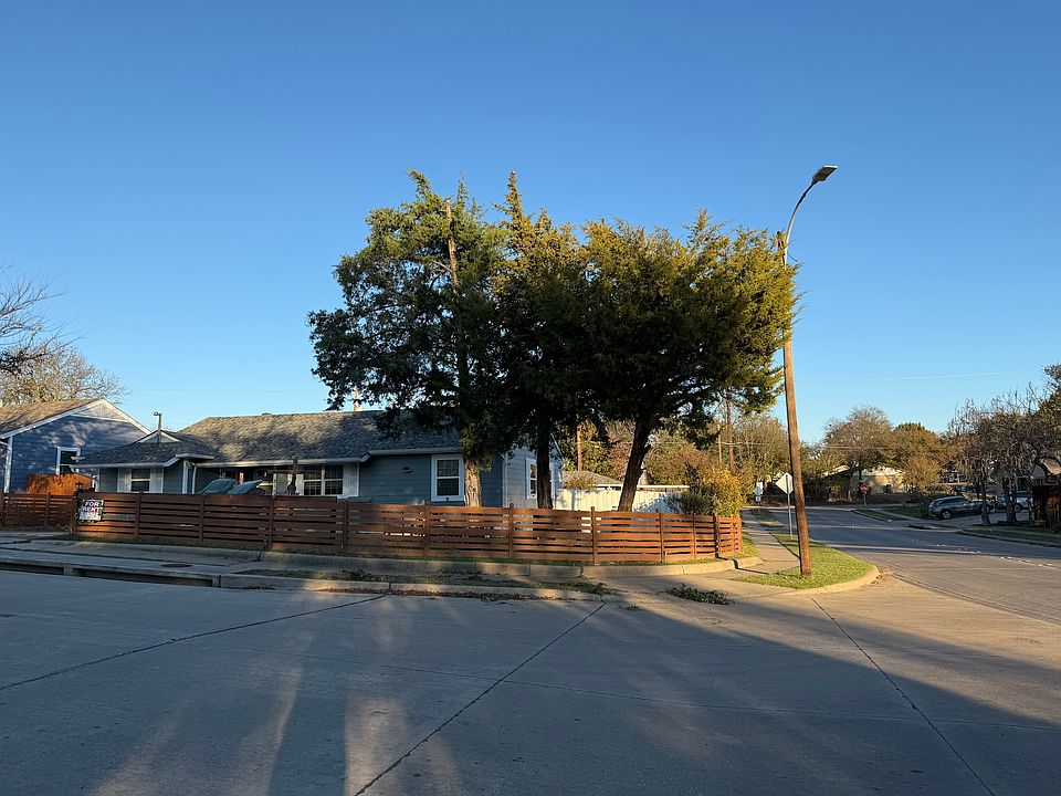 1st image of 2112 Brookhollow Dr
