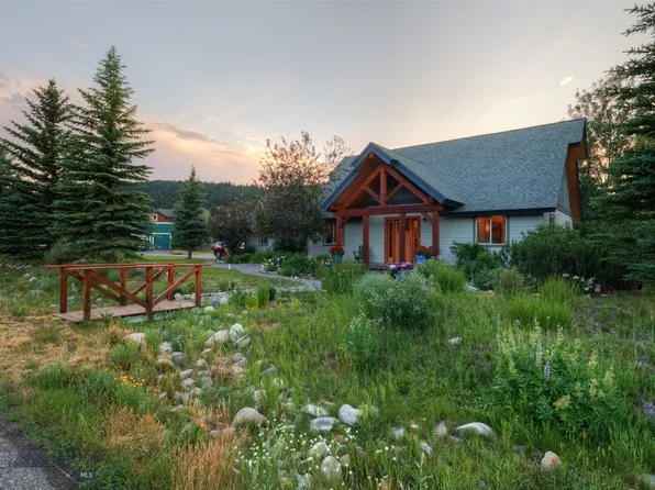 16 Cutthroat Trout Pl, Big Sky, MT 59716
