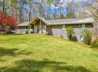 425 Nottingham Dr, Alexander City, AL 35010