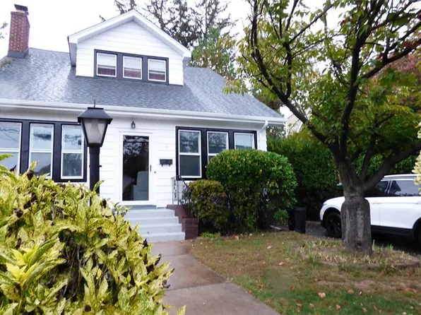 211 Madison Ave, New Milford, NJ 07646