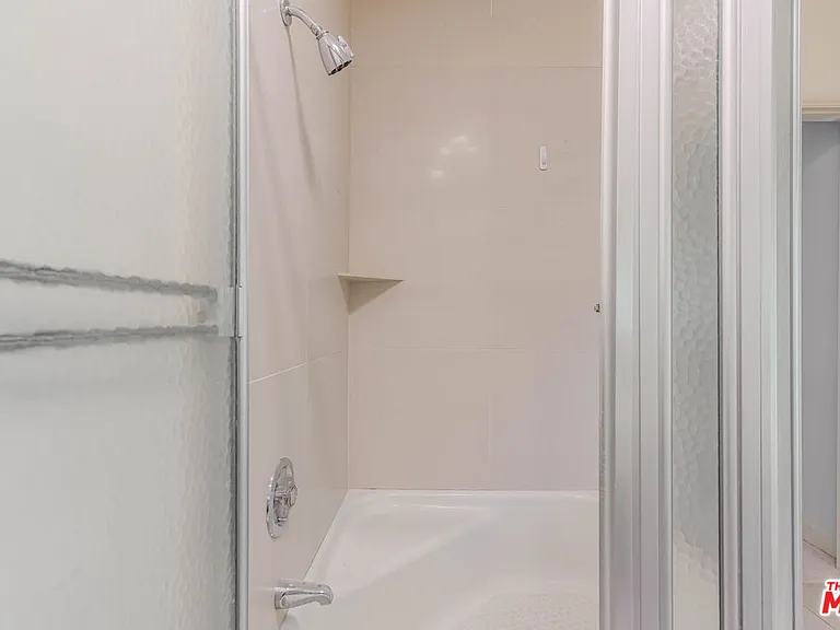 811 N Hillcrest Rd — Photo 26