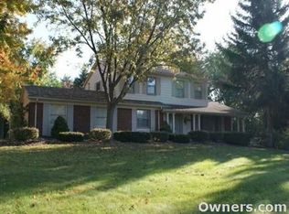 716 Bridgestone Dr, Rochester Hills, MI 48309